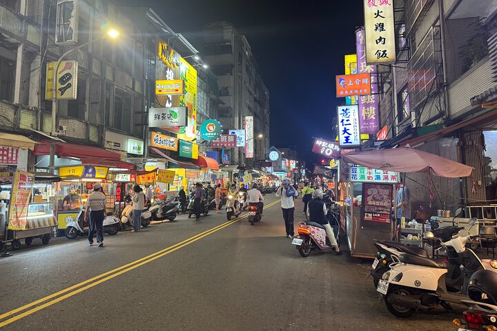 Half Day Kaohsiung City Walks and Night Market Tour