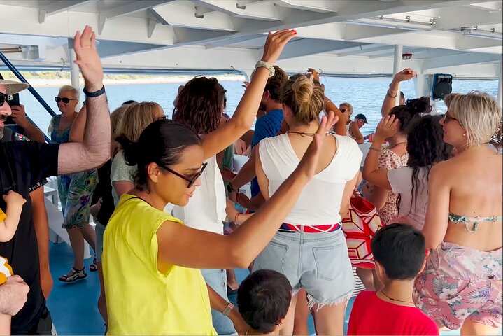 Island Hopping from Skiathos