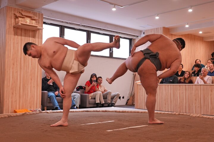 Tokyo Shinjuku Sumo Show & Experience with Photo