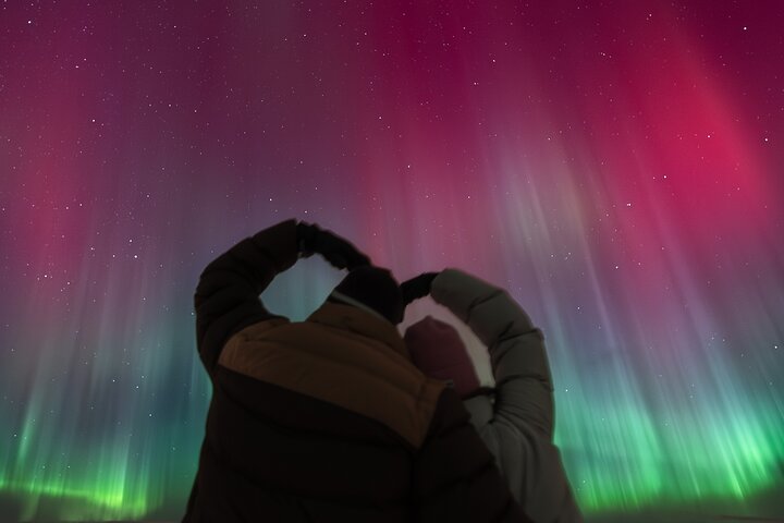 Rovaniemi: 5-star Northern Lights Hunting + Pro Photos & Videos