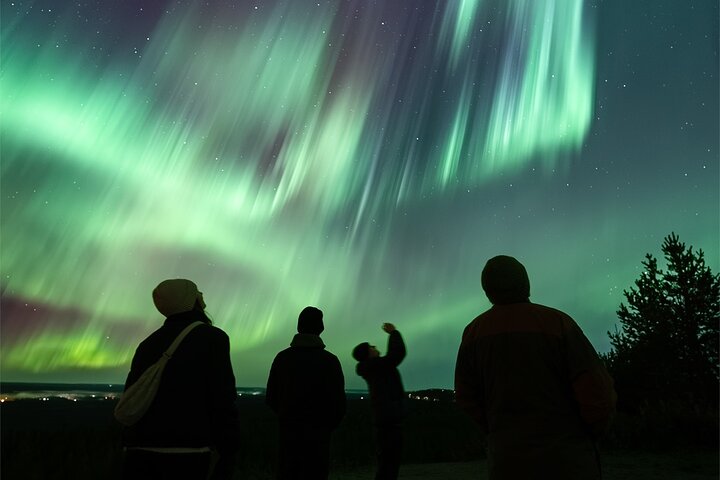 Rovaniemi: 5-star Northern Lights Hunting + Pro Photos & Videos