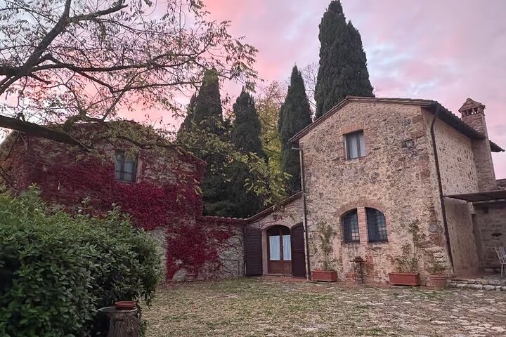 Hidden Castles & Chianti Wine Experience– Small Group