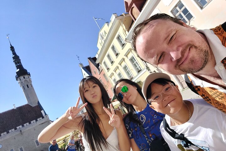 Tallinn Private Walking Tour with a Local