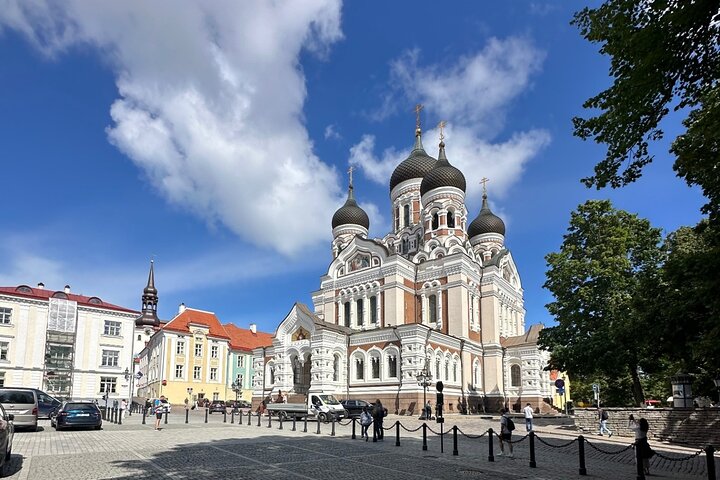 Tallinn Private Walking Tour with a Local
