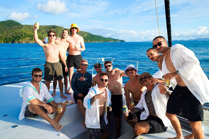 Whitsunday Islands Sail, SUP & Snorkel Tour-Small group