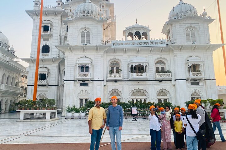 Patna Full Day Guided Tour by Private Cab