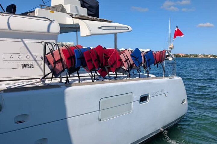 Nassau 3-stops: Snorkeling, Swimming Pigs, Turtles & Lunch