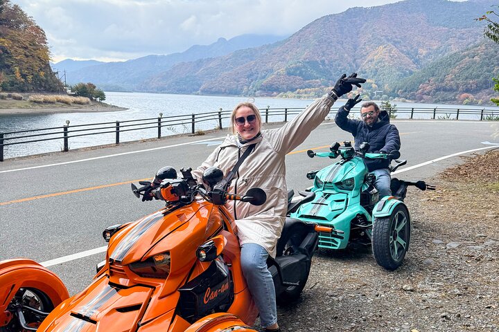 Mt. Fuji Scenic Trike Ride in Lake Kawaguchiko