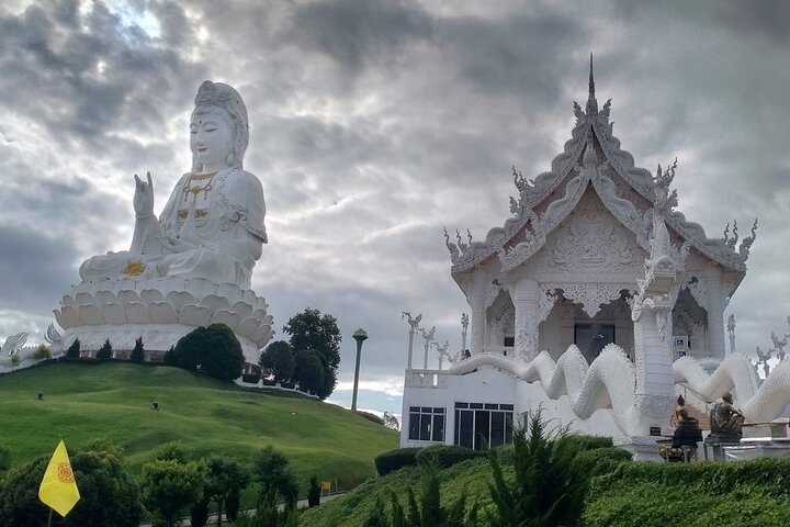 Chiang Rai White Temple, Blue Temple and more from Chiang Mai
