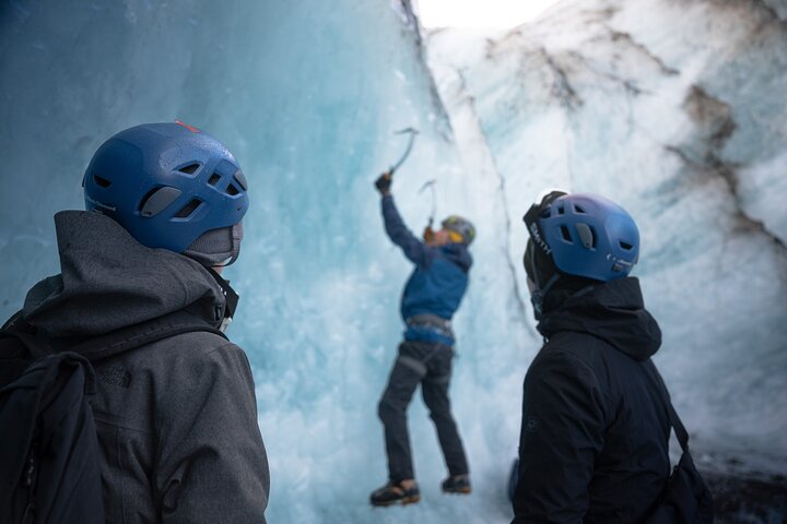 Sólheimajökull Glacier Hike & Ice Climbing Intro - Small Group