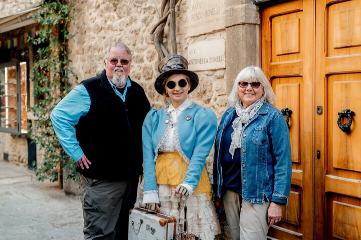 Private Vacation Photoshoot with Photographer in San Marino