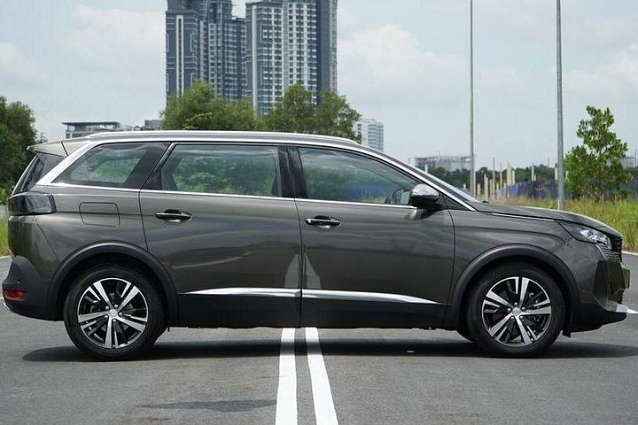 Private Transfer from Deshaies or Trois Riviers to Pointe a Pitre Airport by SUV