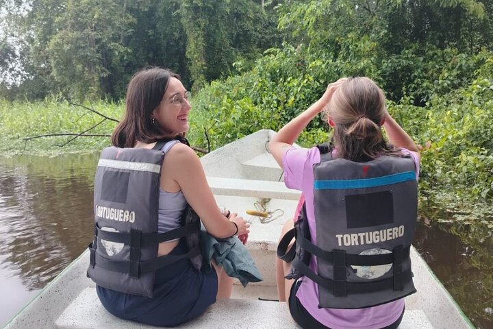 Tortuguero Tour in Canoe Canals with Electric Motor