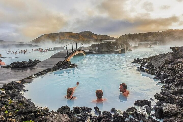 Private Transfer from Blue Lagoon to Keflavík Airport