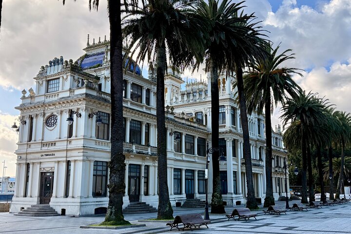 Small Group Historic Walking Tour of A Coruña