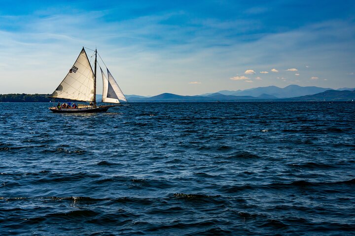 Public Daytime Sailing Cruise