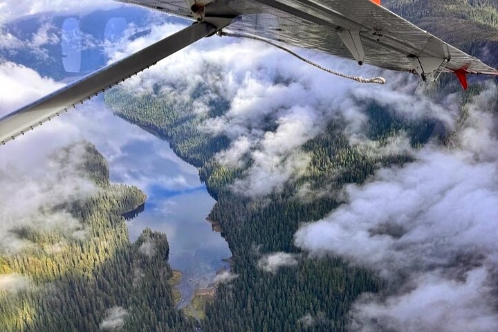Misty Fjords Flightseeing 1.5hr -includes 20 minute water landing