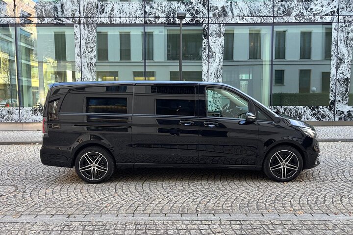 Private Transfer from Vaduz to Zurich Airport