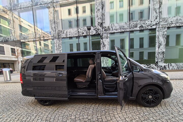 Private Transfer from Lucerne to Zurich Airport ZRH