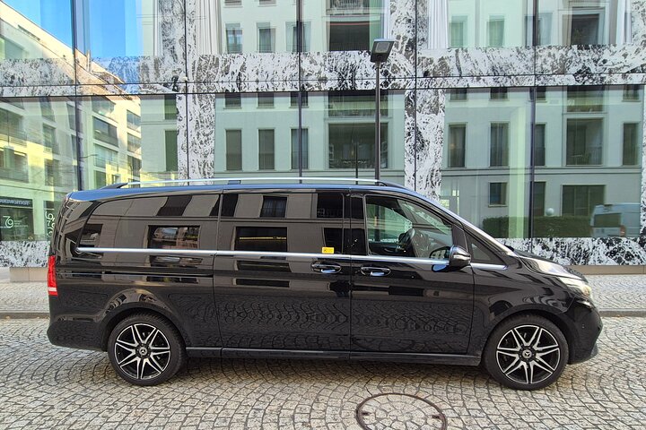 Private Transfer from Lucerne to Zurich Airport ZRH