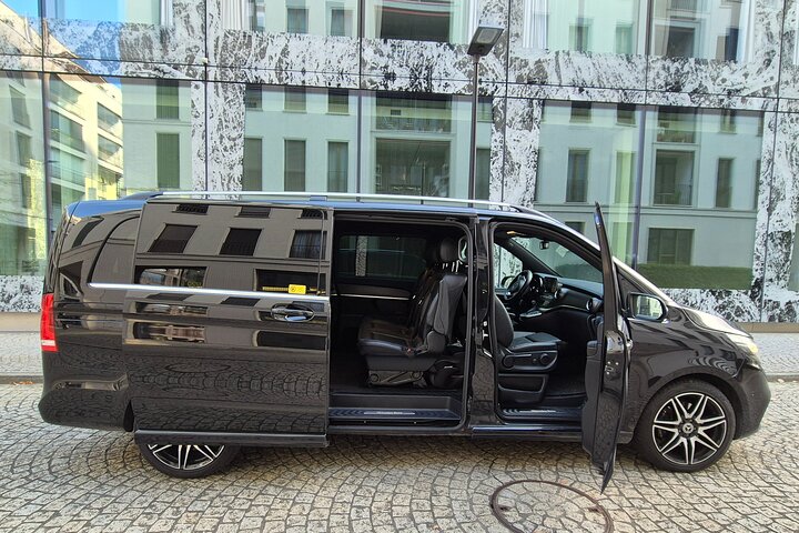 Private Transfer from Lucerne to Zurich Airport ZRH