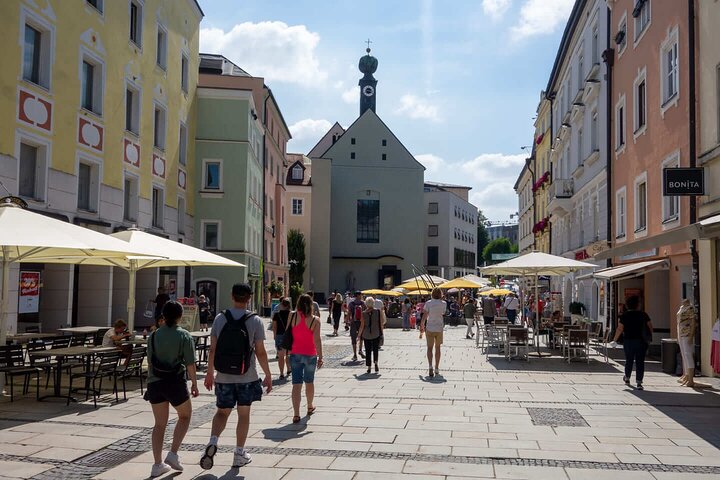Hello Passau: Private 2-Hour Intro City Walk with Local Guide