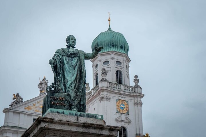 Hello Passau: Private 2-Hour Intro City Walk with Local Guide