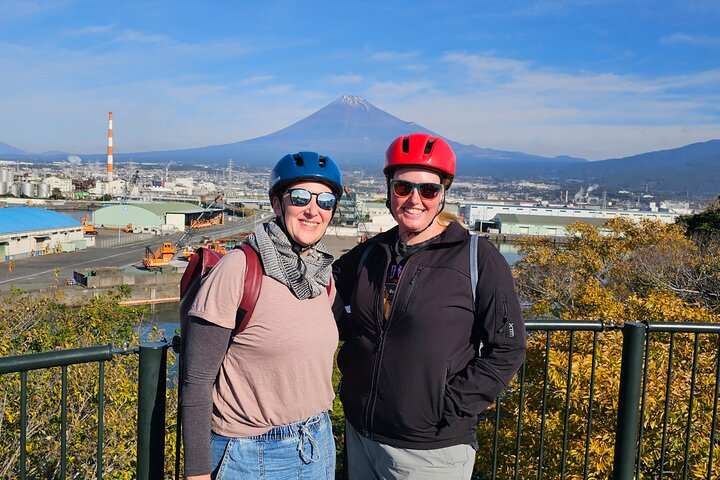 Mt. Fuji Private Guided E-Bike Tour : Fuji City