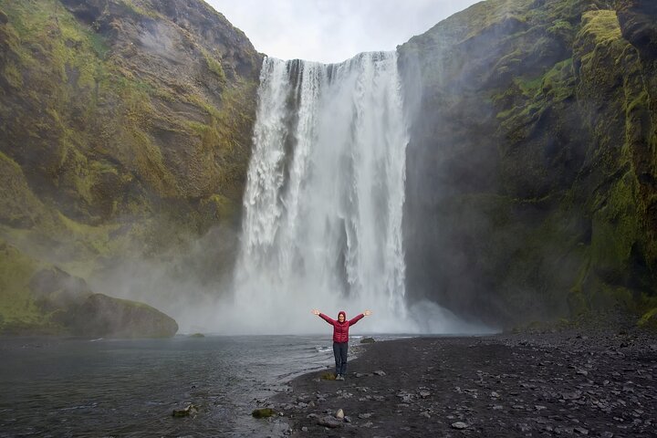 Sólheimajökull Glacier Hike & Ice Climbing Intro - Small Group