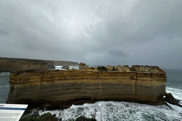 Great Ocean Road Reverse SUNRISE TOUR–SML GRP-DLX BUS Hotel Pikup