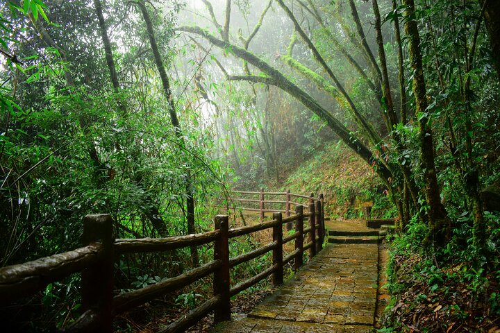 Same Day Cherrapunjee (Sohra) Tour from Guwahati by Car.