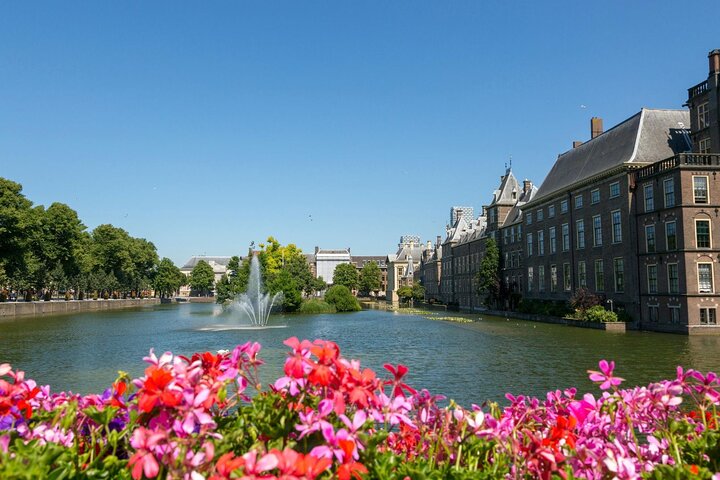 The Hague Private Walking Tour with a Local