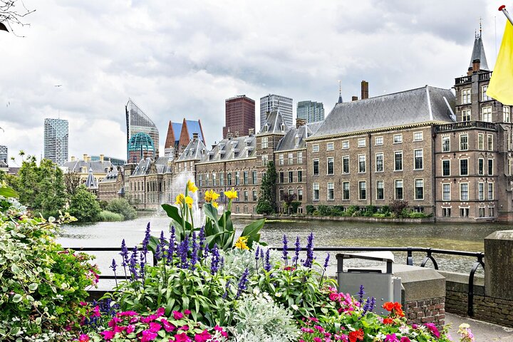 The Hague Private Walking Tour with a Local