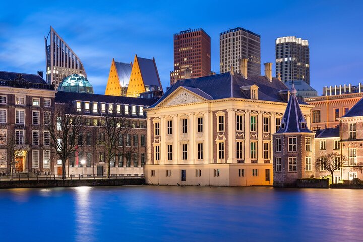 The Hague Private Walking Tour with a Local