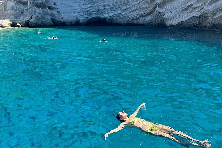 Small Group Kaiki Cruise & Greek Gastronomy Experience