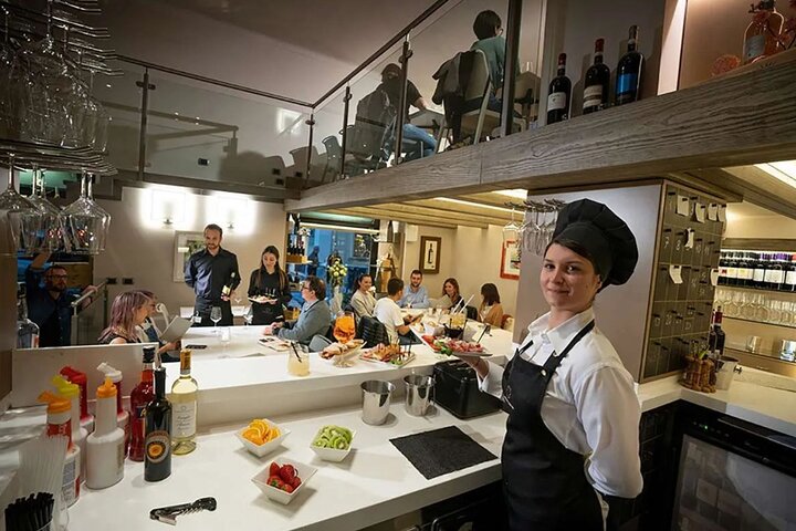 Luxury Wine Tasting Experience in Alba