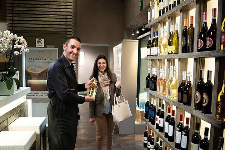 Luxury Wine Tasting Experience in Alba
