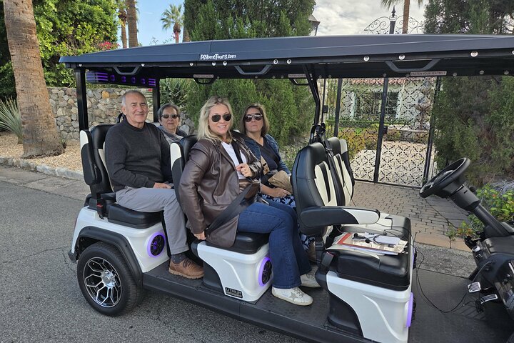 Explore Palm Springs Celebrity Homes in Style