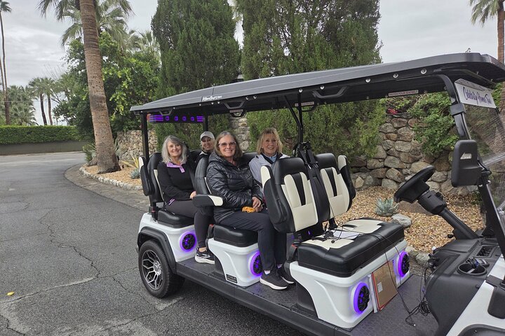 Explore Palm Springs Celebrity Homes in Style