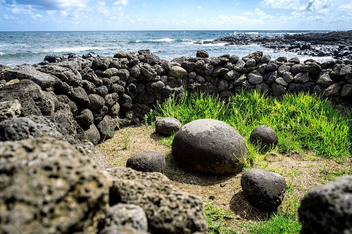 The Beginning and End of Moai Full Day Tour