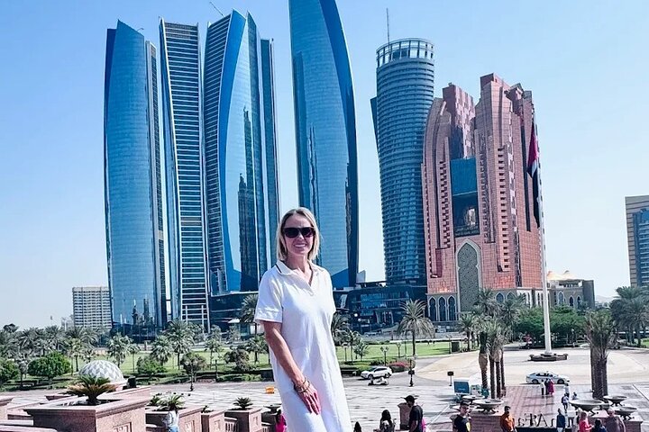 Abu Dhabi Top 15 Must-See Attractions with Grand Mosque and Souks
