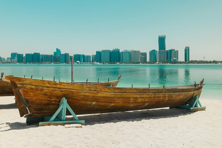 Abu Dhabi Top 15 Must-See Attractions with Grand Mosque and Souks