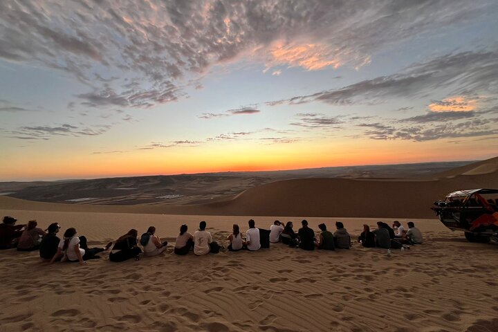 From Ica to Huacachina: Buggy and Sandboarding Tour with Sunset