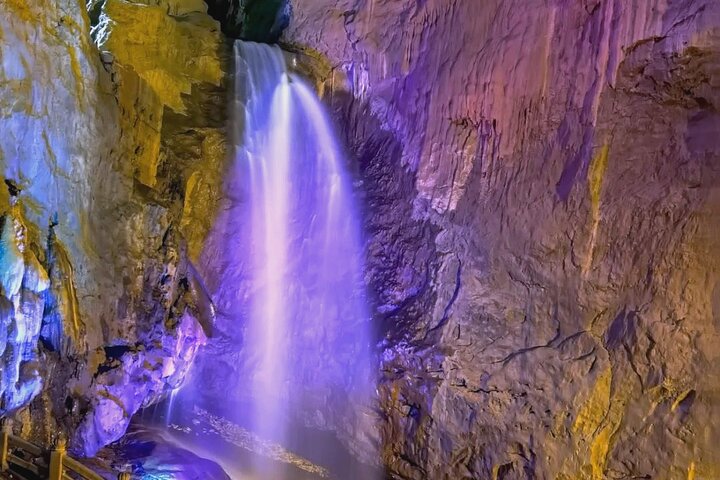 Stone Forest + Yiliang Roast Duck + Kunming City Private Tour