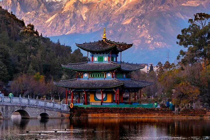 Lijiang to Shangri-La Scenic Drive Tour with Tiger Leaping Gorge