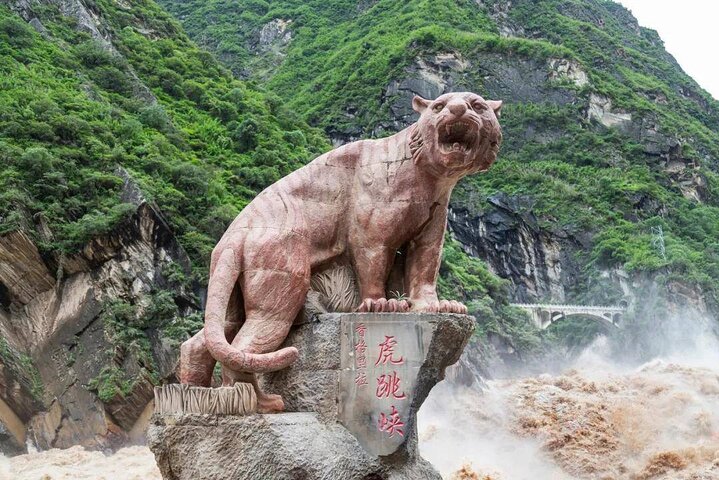 Lijiang to Shangri-La Scenic Drive Tour with Tiger Leaping Gorge