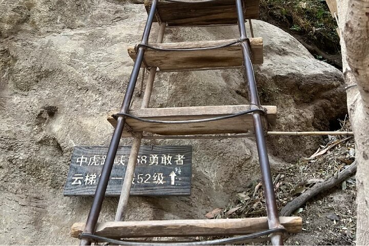 Lijiang to Shangri-La Scenic Drive Tour with Tiger Leaping Gorge