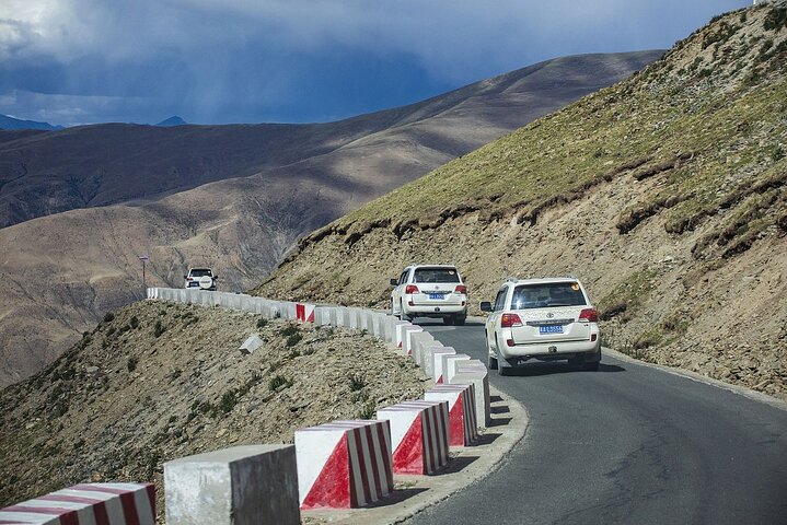 Lijiang to Shangri-La Scenic Drive Tour with Tiger Leaping Gorge