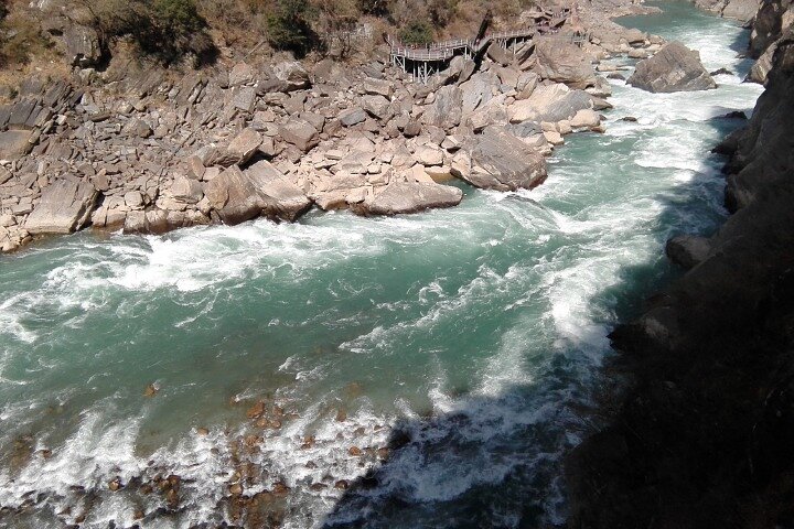 Lijiang to Shangri-La Scenic Drive Tour with Tiger Leaping Gorge