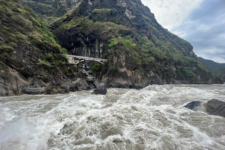 Lijiang to Shangri-La Scenic Drive Tour with Tiger Leaping Gorge